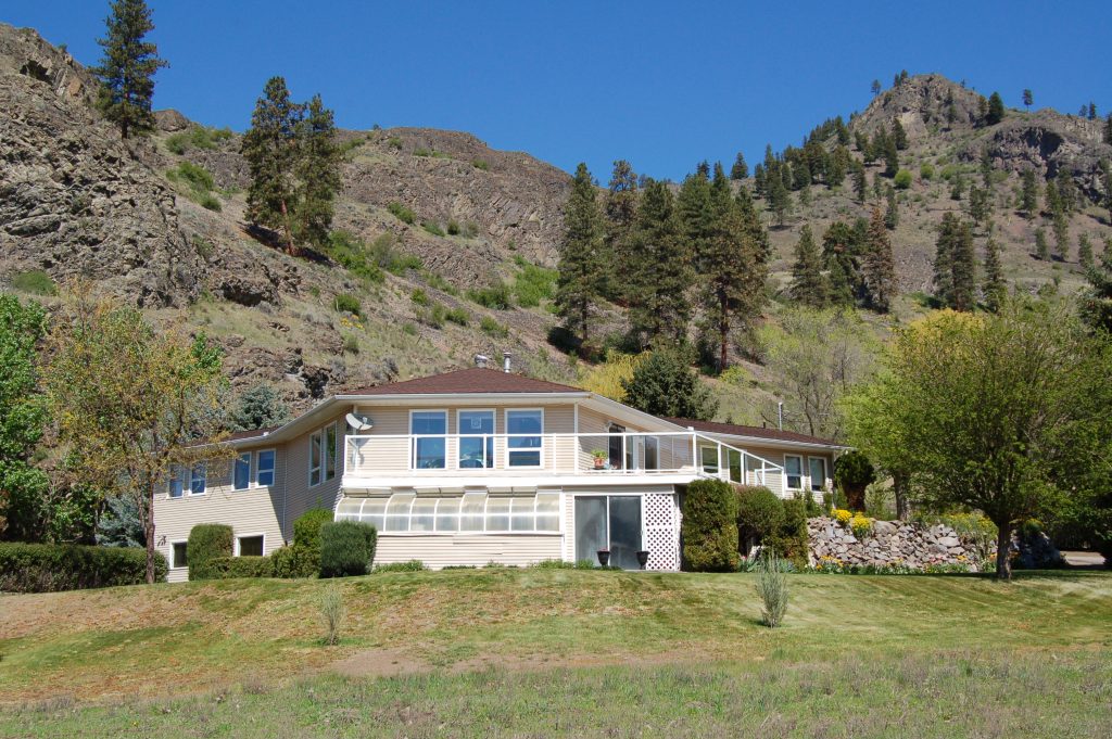 Remarkable property in Midway, BC! Discover Border Country Realty